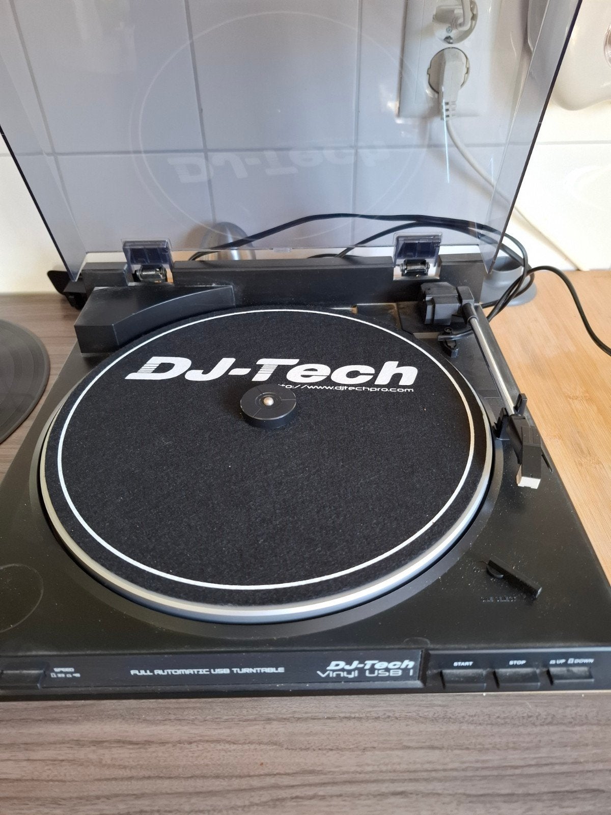 DJ-Tech Vinyl USB 1 Volautomatische USB Platenspeler, Gebruikt, Automatisch, Platenspeler, Ophalen