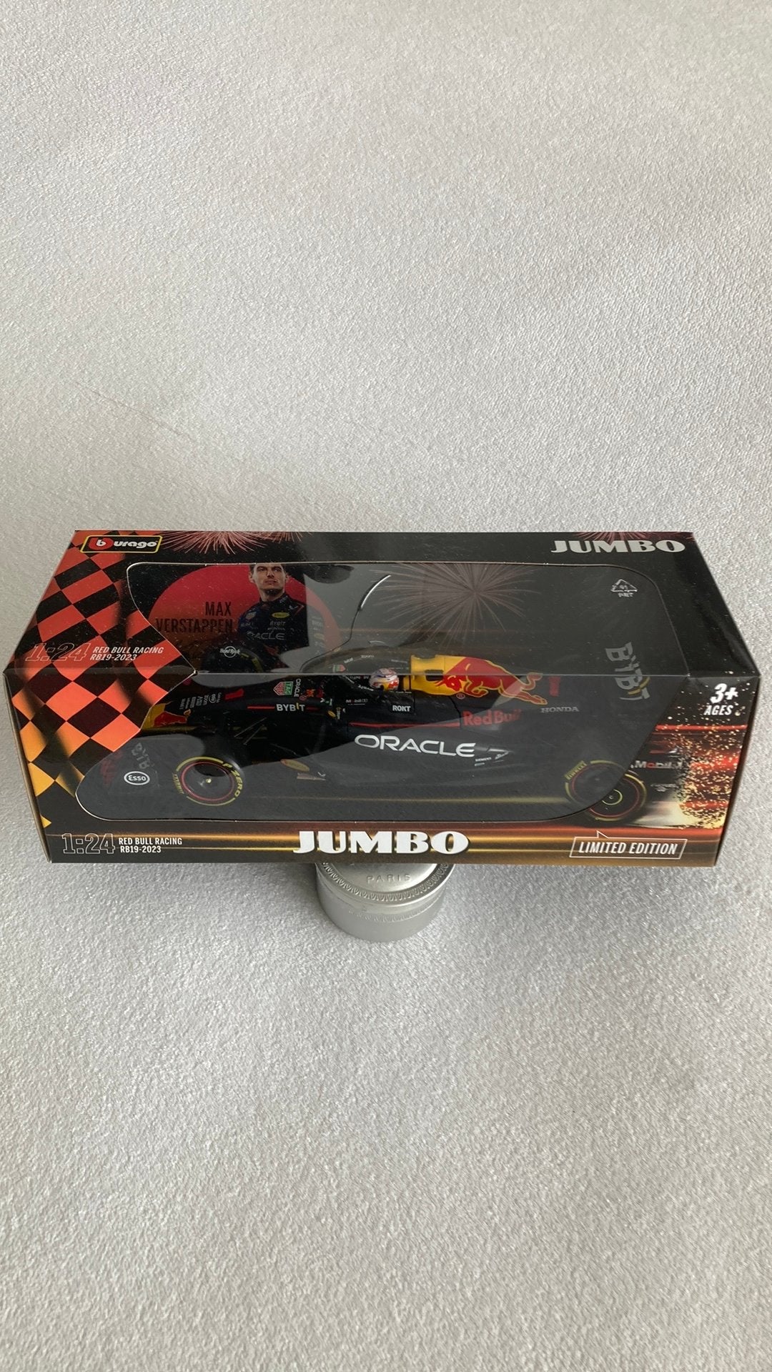 Bburago Red Bull Racing RB19 2023 Max Verstappen 1:24, Verzamelen, Supermarktacties, Jumbo, Ophalen of Verzenden