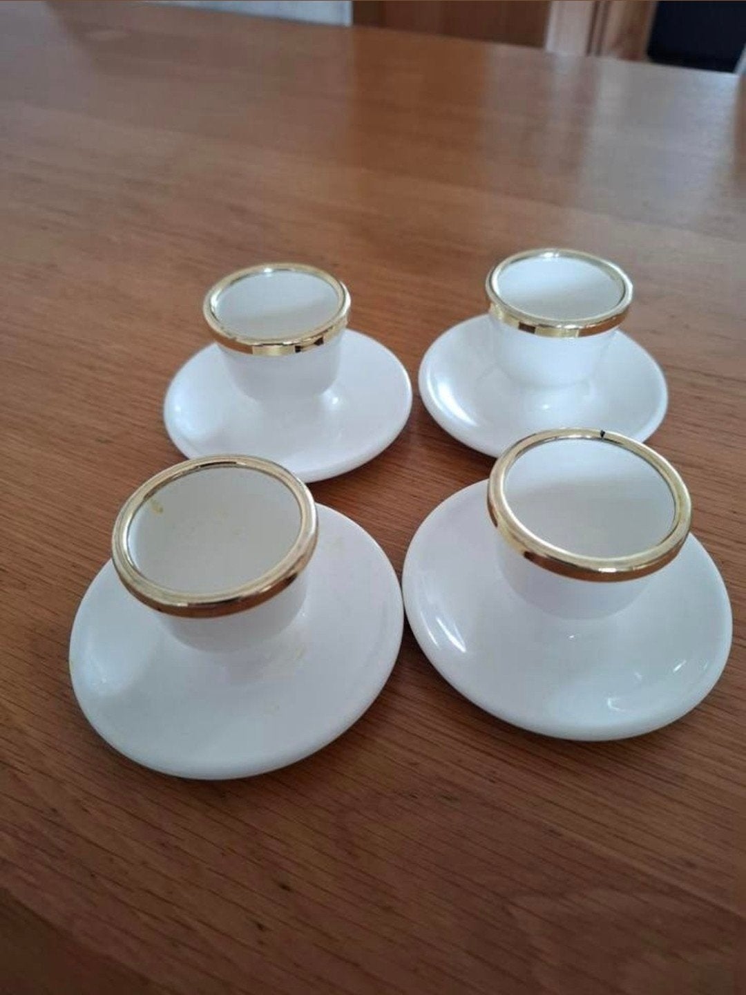 Set van 4 kunststof eierdopjes met gouden rand, Ophalen of Verzenden, Gebruikt, Kunststof, Overige typen