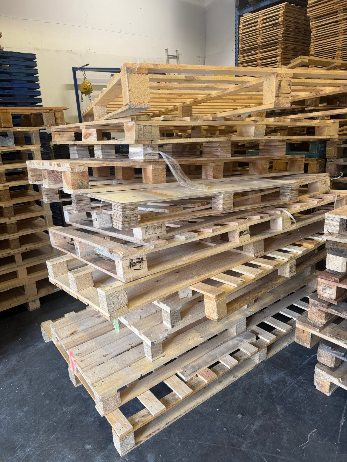 Gratis brandhout, Tuin en Terras, Haardhout, Minder dan 3 m³, Ophalen of Verzenden, Overige houtsoorten, Blokken