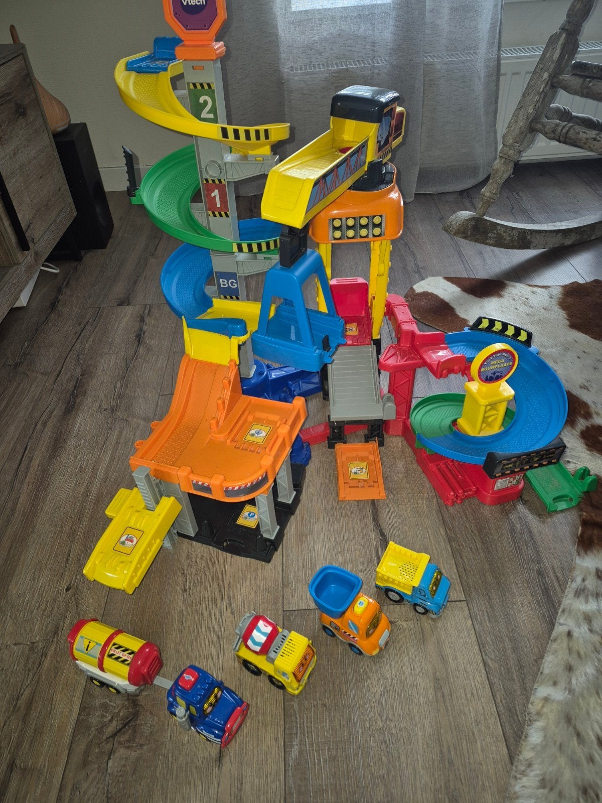 VTech Toet Toet Auto's Garage en Autobaan met 4  auto's, Ophalen, Zo goed als nieuw