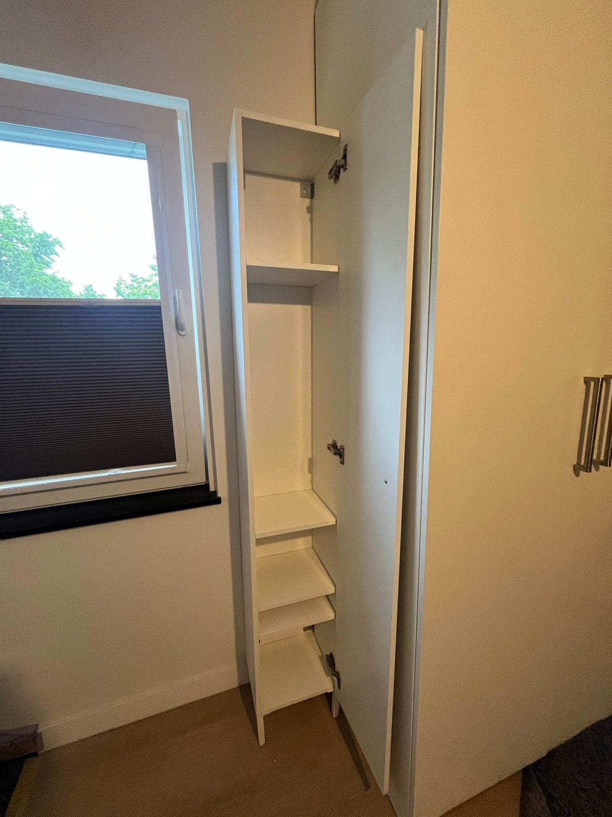 Witte smalle kast met planken - Ikea Nysjon, Ophalen, Gebruikt