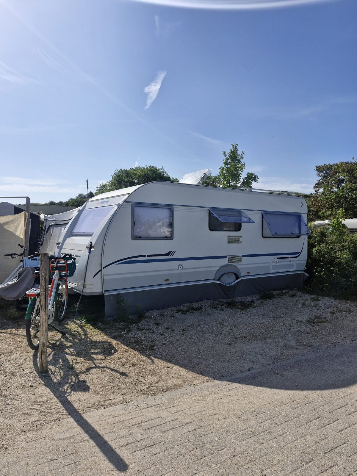 Adria Adora 562 UP, Caravans en Kamperen, Vast bed, Rondzit, 7 tot 8 meter, Particulier