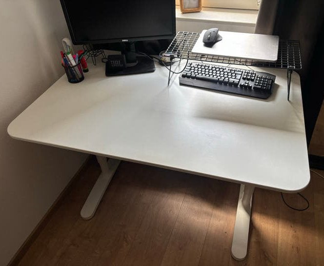 IKEA Bekant in hoogte verstelbaar bureau - Wit, Ophalen, 180 cm, Spaanplaat of MDF, In hoogte verstelbaar