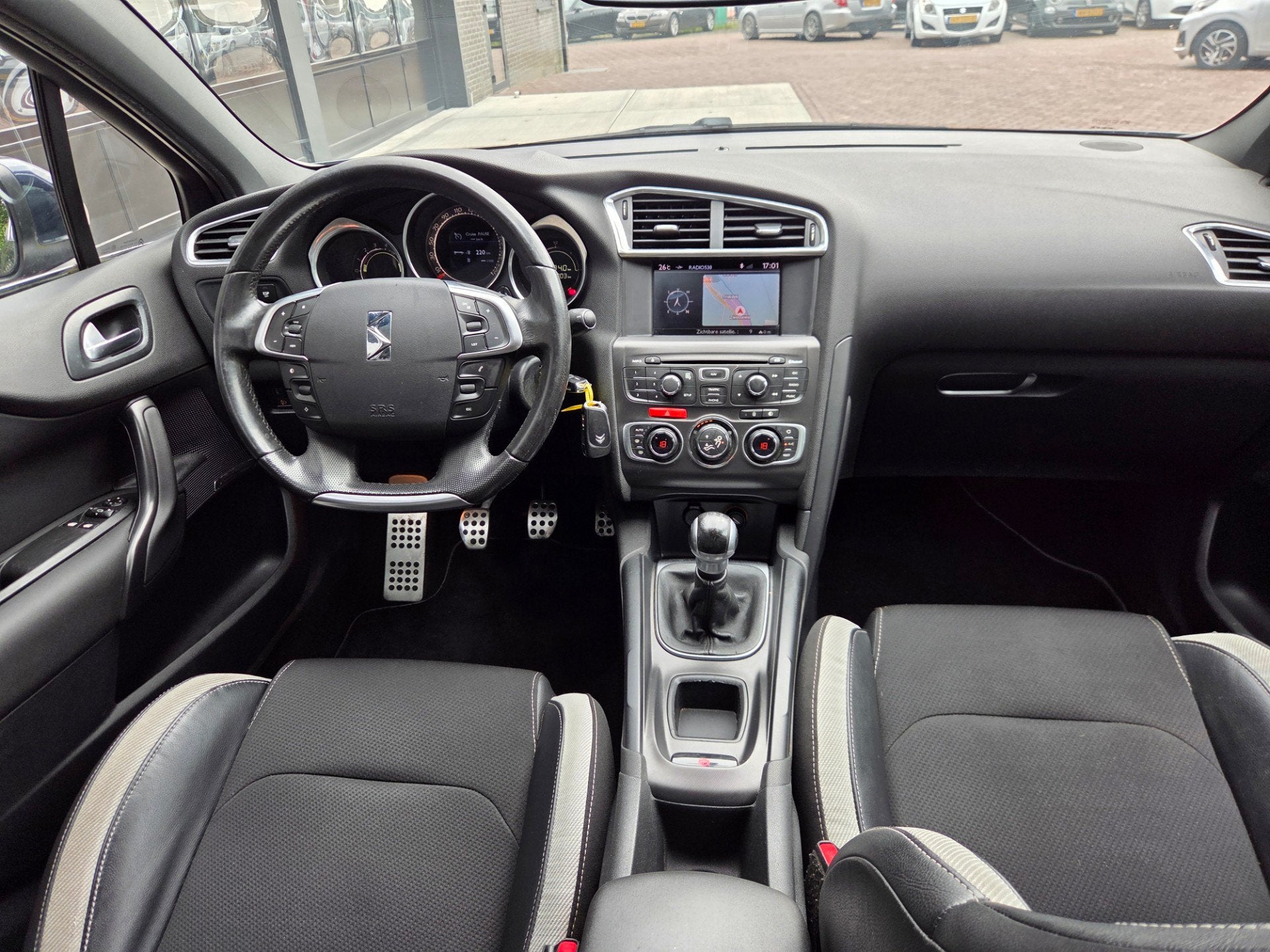 Citroen DS4 1.6 VTi So Chic | 1/2 Leer | Navi | Clima | Crui, Auto's, Citroën, Euro 5, Gebruikt, Zwart, 4 cilinders