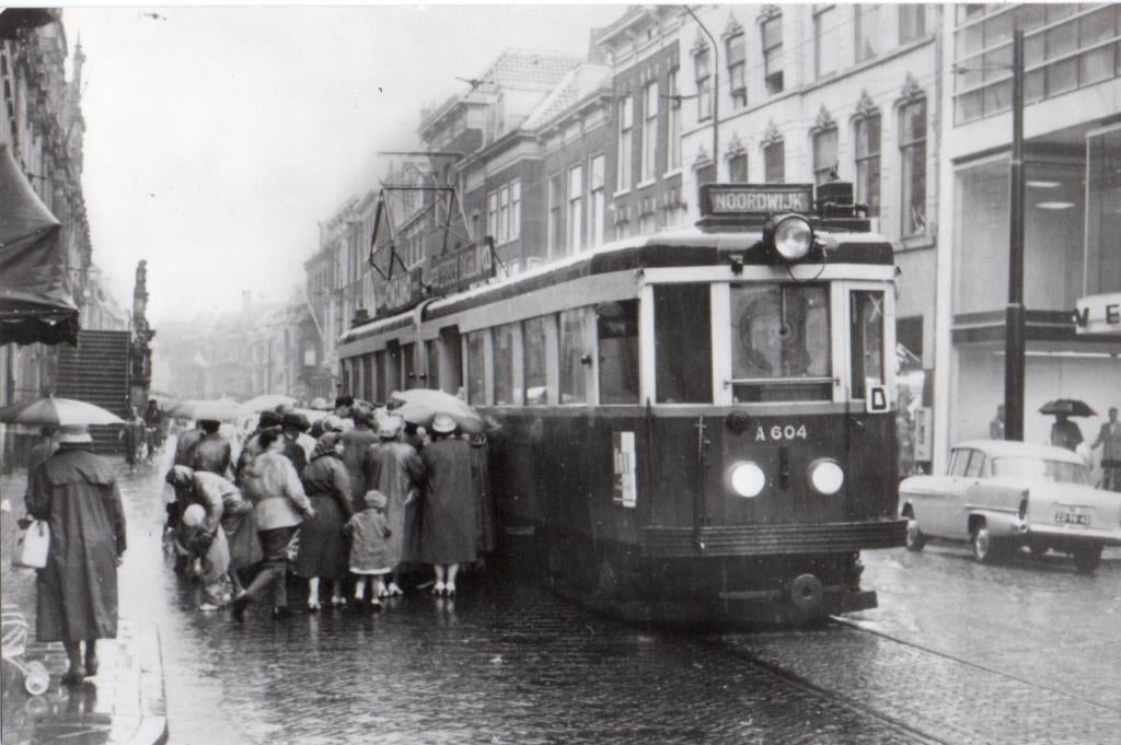 Leiden, Breestraat, De Blauwe Tram naar Noordwijk. 6136, Verzenden, 1960 tot 1980, Ongelopen, Zuid-Holland