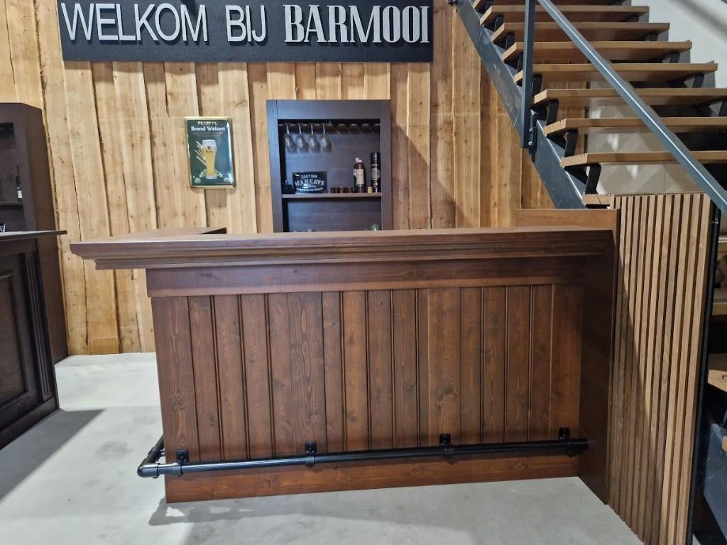 hoekbar rechts, bruine bar, mancave, kroeg, Ophalen, Nieuw