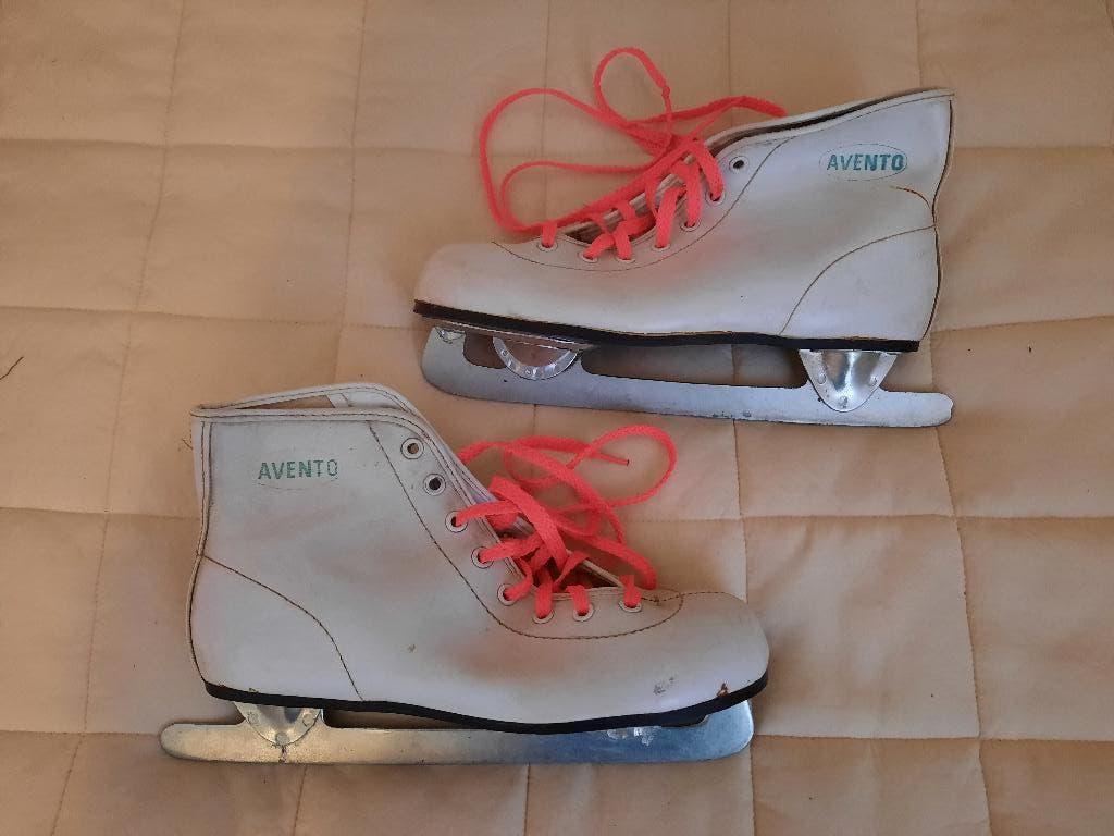 witte Avento schaatsen maat 36 ( F13 ), Sport en Fitness, Schaatsen, Overige merken, Gebruikt, Ophalen of Verzenden, Kunstschaatsen