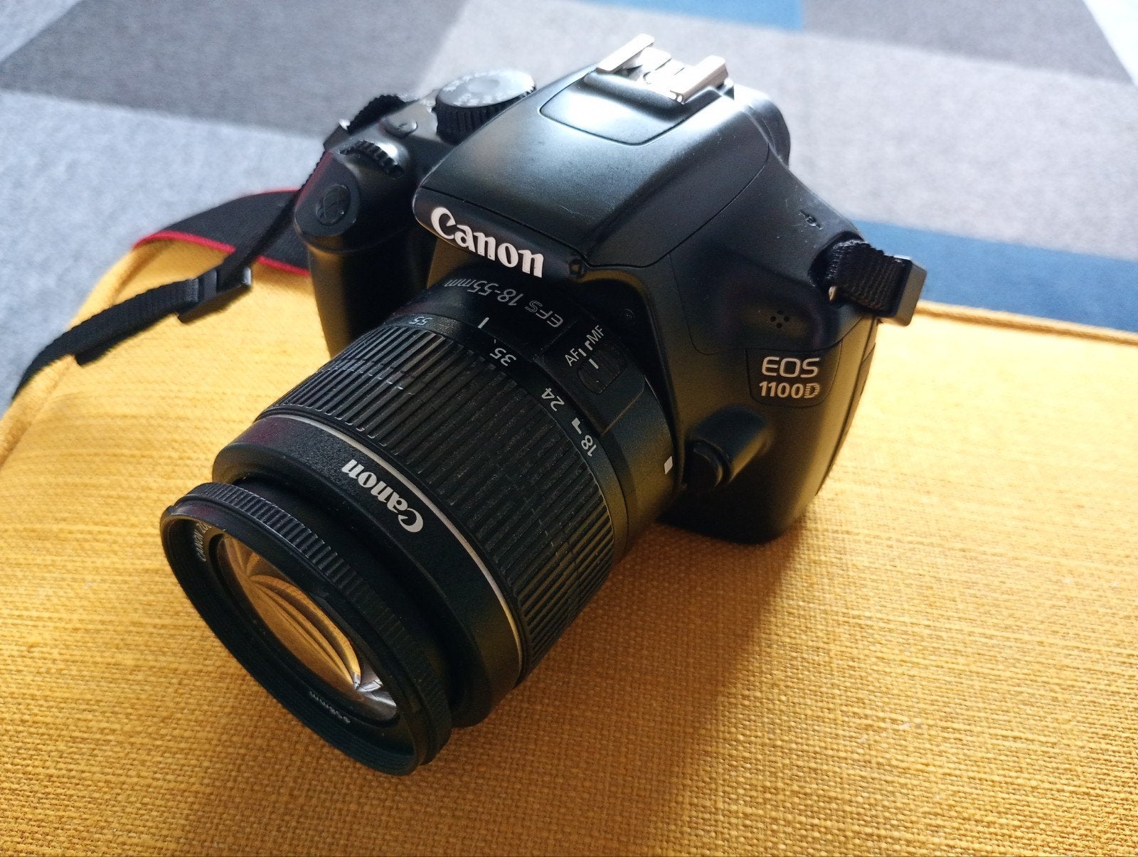 Canon EOS 1100D met 2 objectieven/lenzen, Ophalen, Gebruikt, Spiegelreflex, Canon