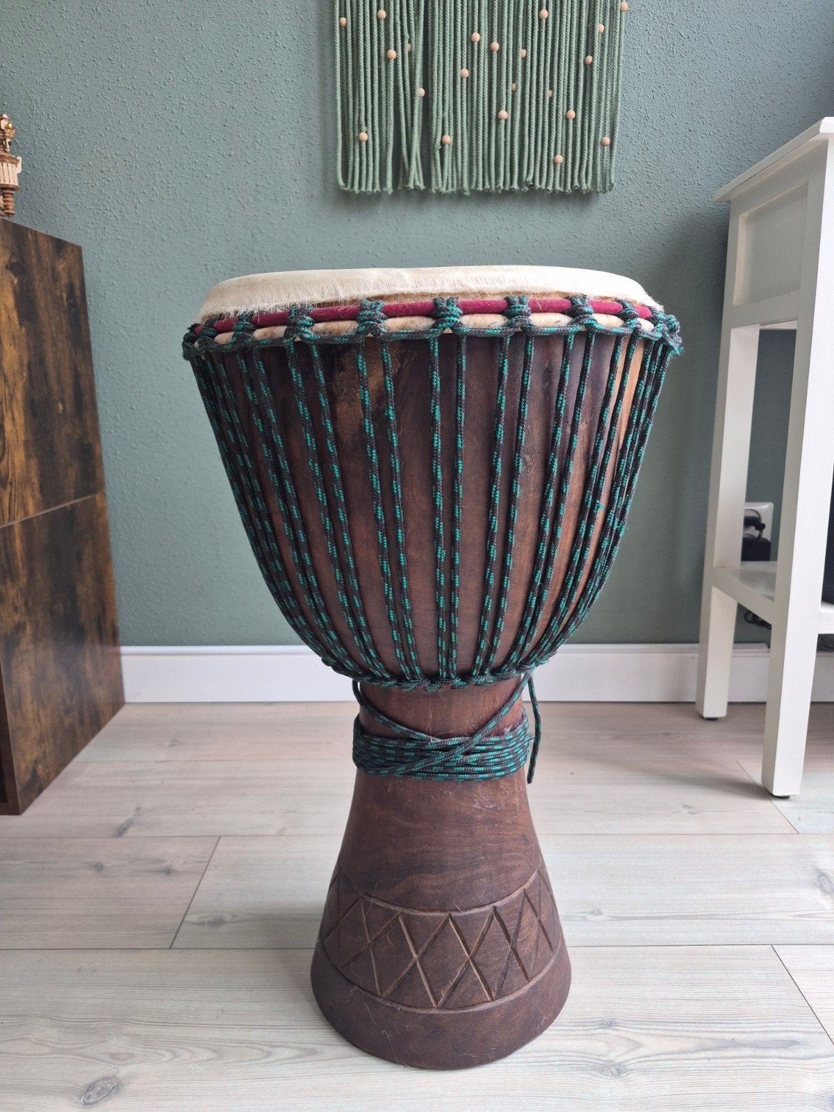 Djembé uit Afrika met rugtas - vel gescheurd, Muziek en Instrumenten, Percussie, Ophalen, Gebruikt, Trommel