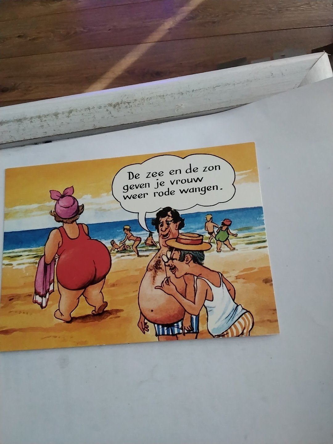 Grappige Ansichtkaart: De Zee en de Zon, Ophalen of Verzenden, 1980 tot heden, Ongelopen