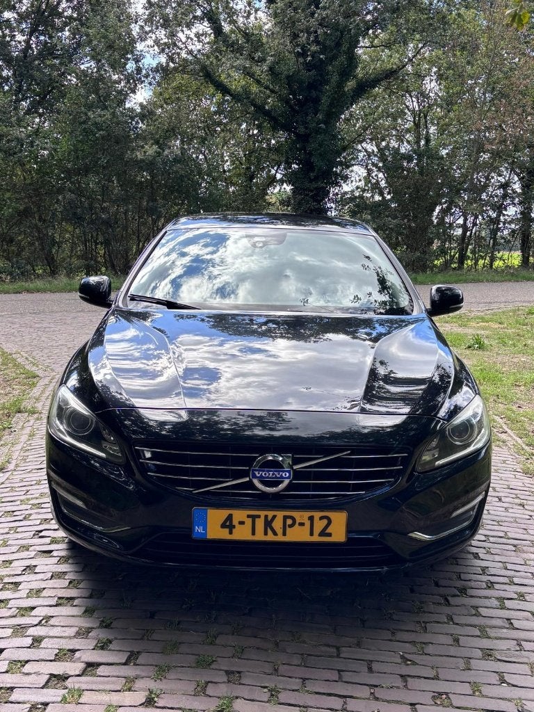 Volvo V60 D6 215pk Plug-in Hybrid 2014 Zwart, Auto's, 1849 kg, 1800 kg, Zwart, Zwart