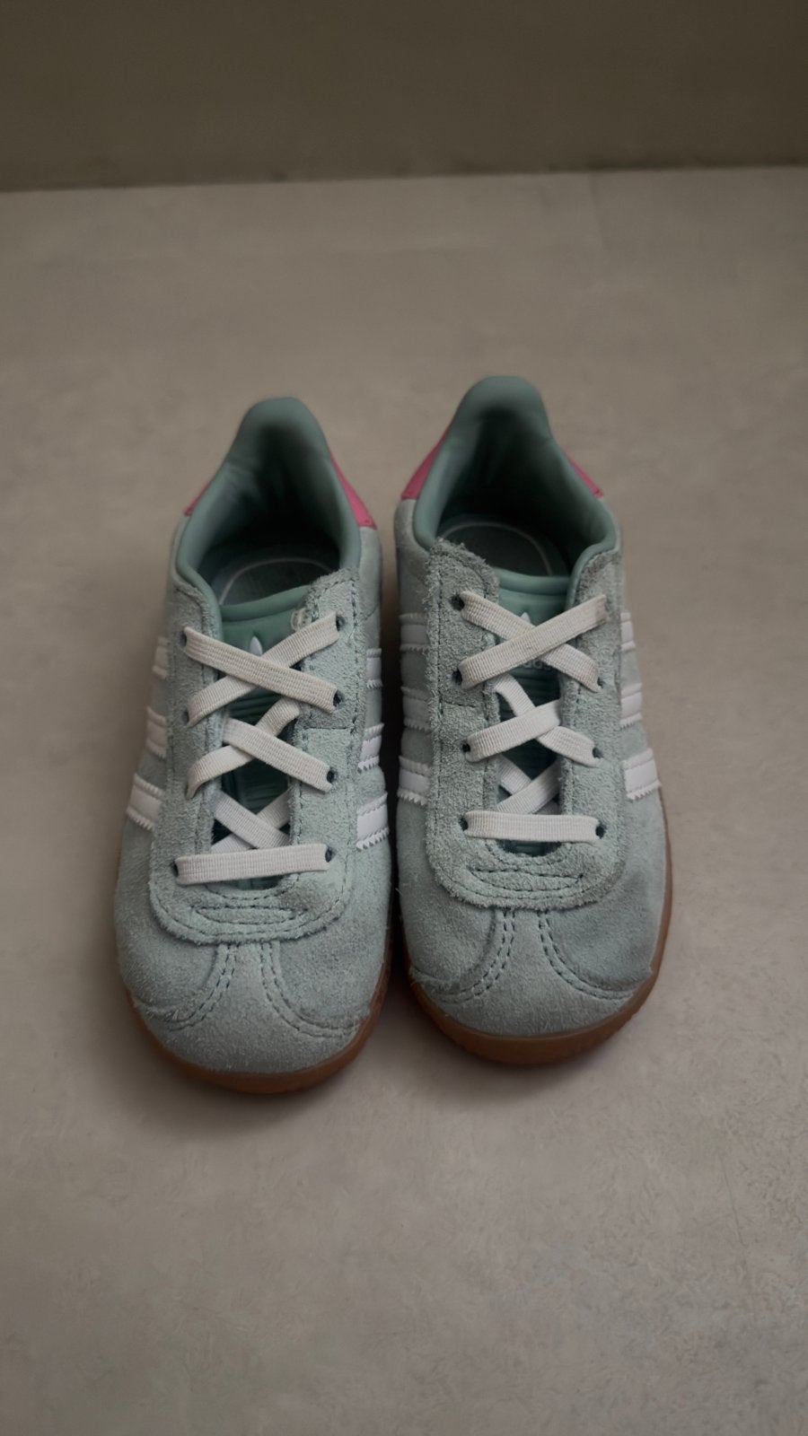 Nieuwe Adidas Gazelle sneakers maat 24, Ophalen of Verzenden, Nieuw, Jongen of Meisje, Schoenen