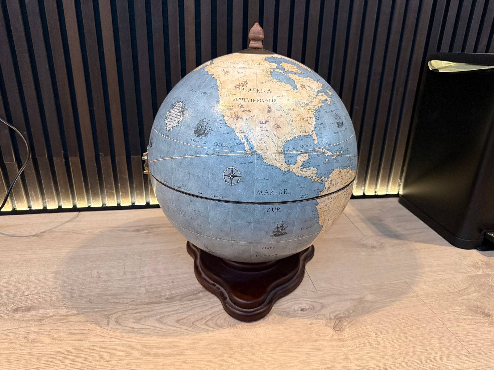 Zoffoli bar globe - bureau model, Ophalen, Zo goed als nieuw