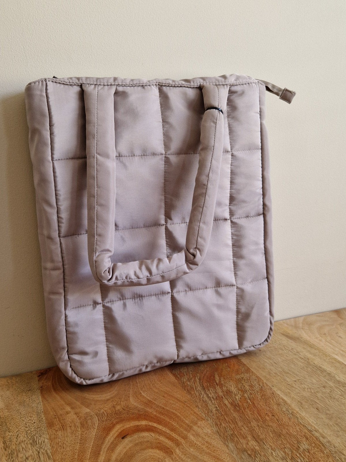 Nieuwe gewatteerde shopper - Lichtgrijs/Beige, Ophalen of Verzenden, Nieuw, Beige, Shopper