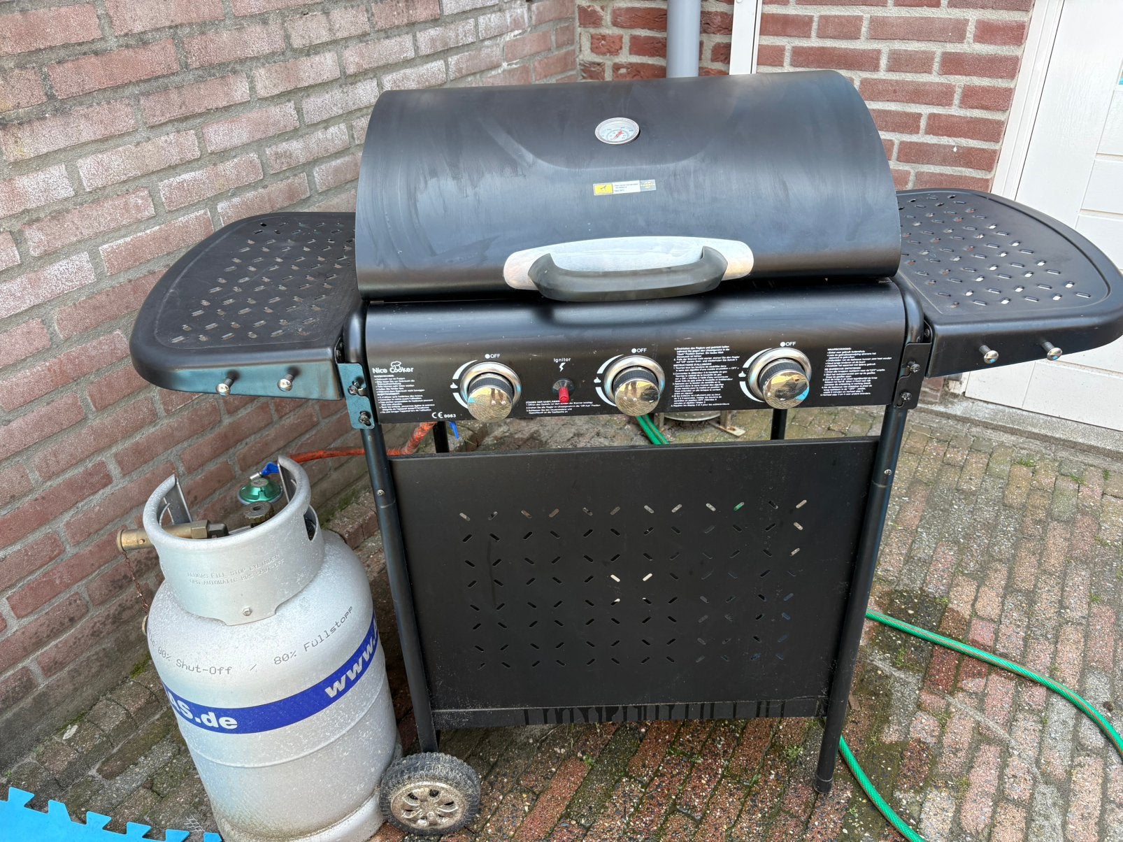 Gasbarbecue mag snel voor klein bedrag weg, Ophalen, Gebruikt