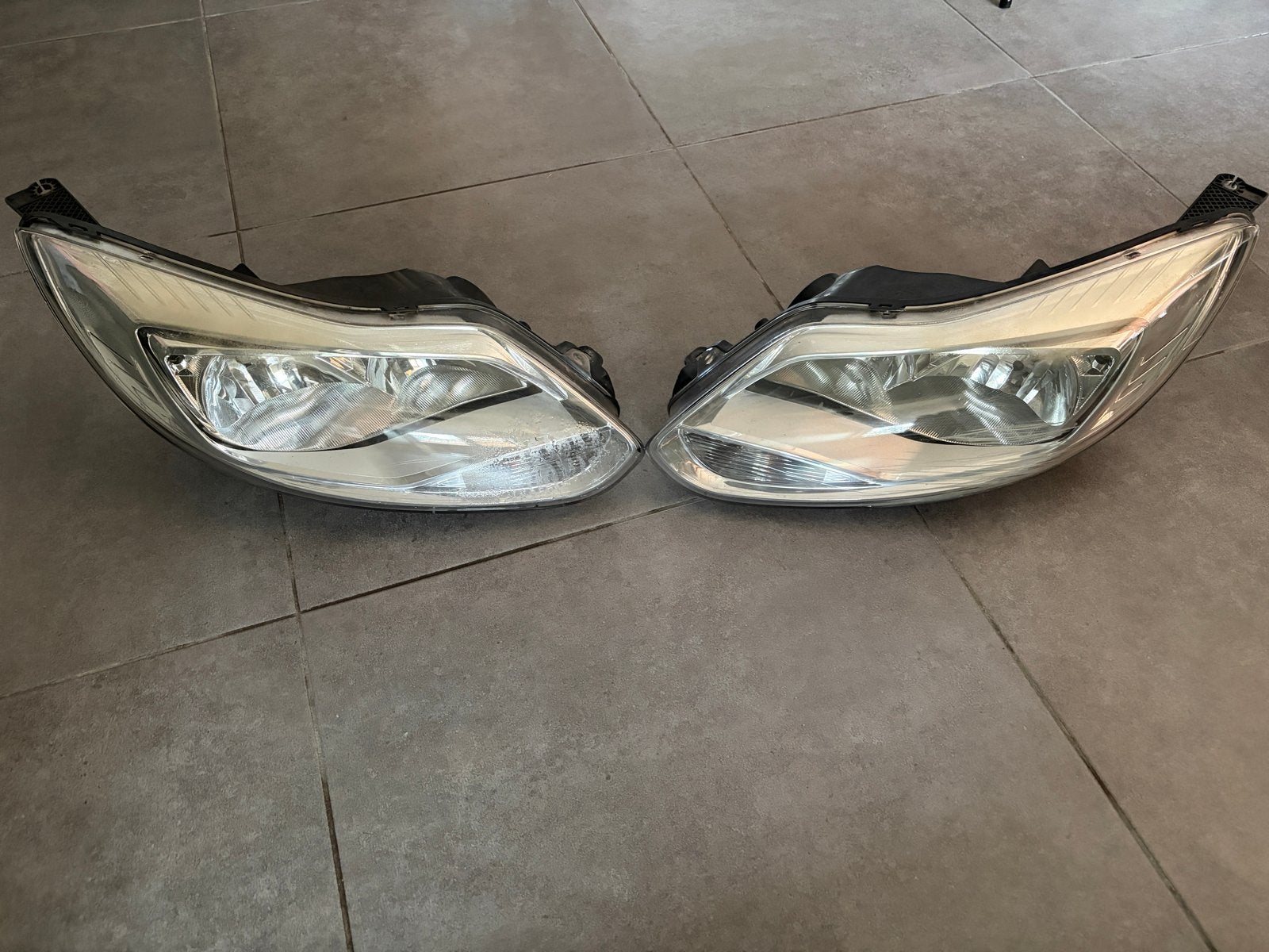 Originele koplampen Ford Focus MK3 (2011+) - Lichte schade, Auto-onderdelen, Ophalen of Verzenden, Gebruikt, Ford