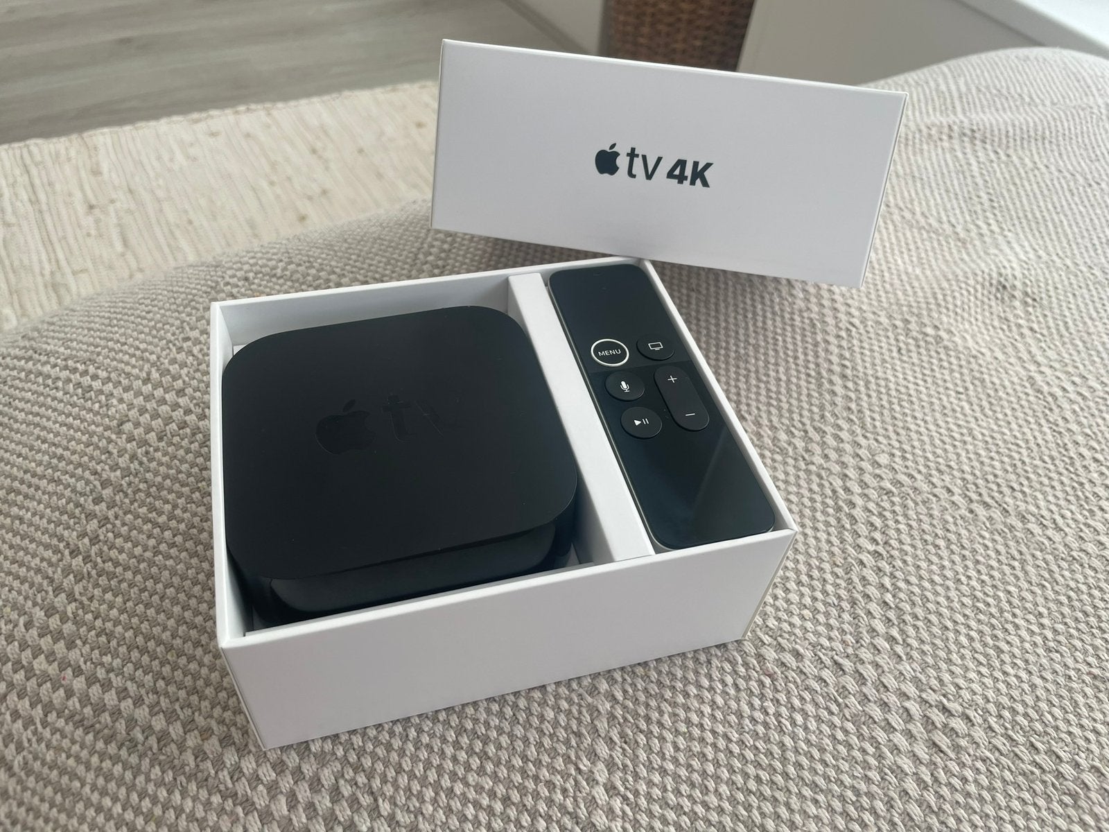 Apple TV 4K HDR 32GB. ZIGGO/HBO/NETFLIX/YOUTUBE/NPO/tvOS26, Ophalen of Verzenden, Zo goed als nieuw, HDMI, Minder dan 500 GB