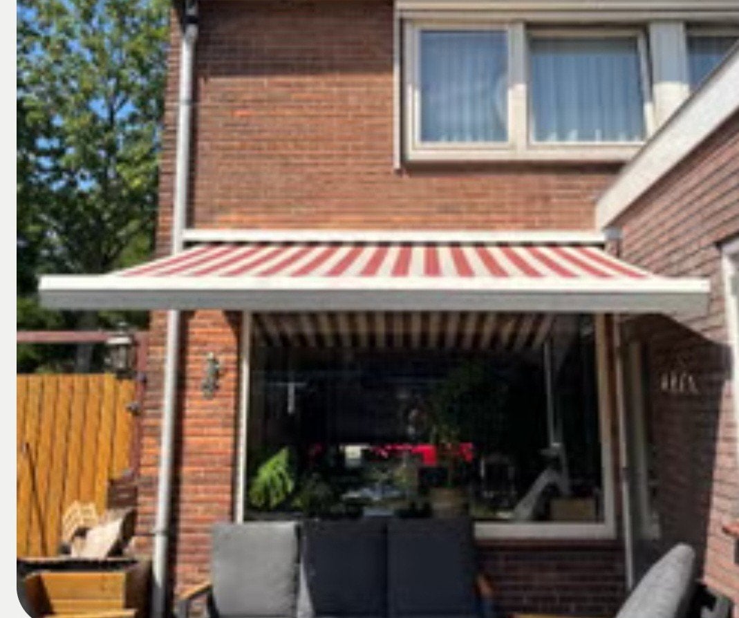 zonnescherm  elektrisch Wit/Rood gestreept - 300 cm breed, Tuin en Terras, Zonneschermen, Ophalen, Gebruikt, Elektrisch, 150 tot 300 cm