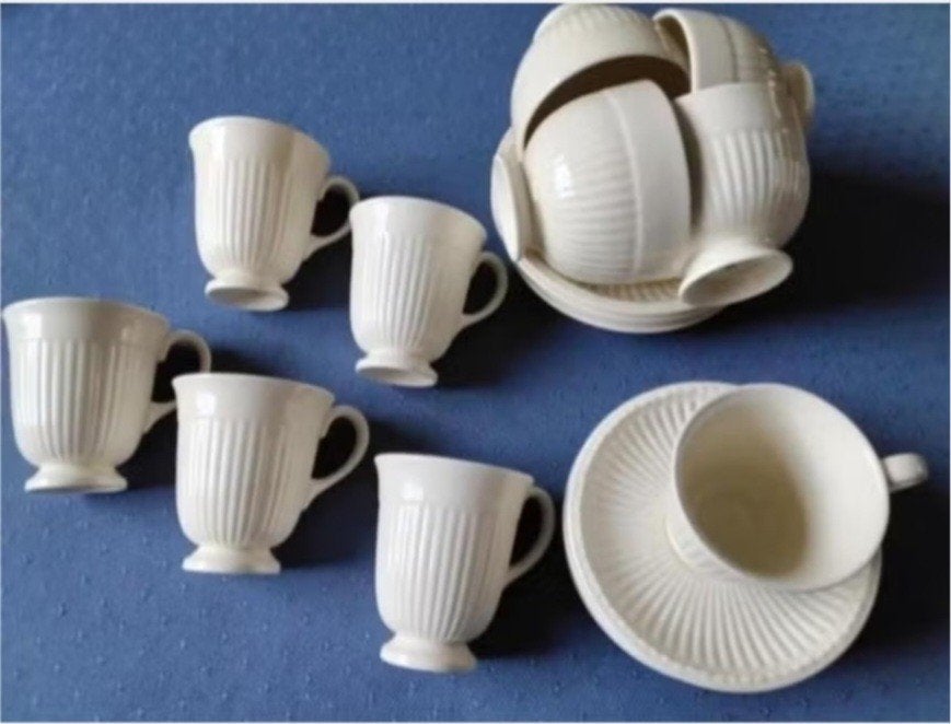 Wedgwood Edme kop en schotels (4 thee/ 6 koffie), Ophalen, Zo goed als nieuw, Aardewerk, Kop(pen) en/of Schotel(s)
