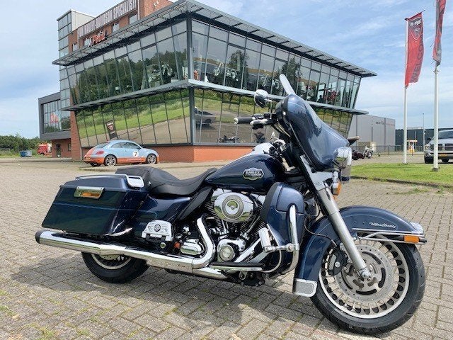 Harley-Davidson FLHTCU STREETGLIDE FLHX UITV (bj 2009), Dopplerlaan 26
9207 HC  Drachten, NL, H-D Benelux B.V., Bedrijf, Info@m-point.frl