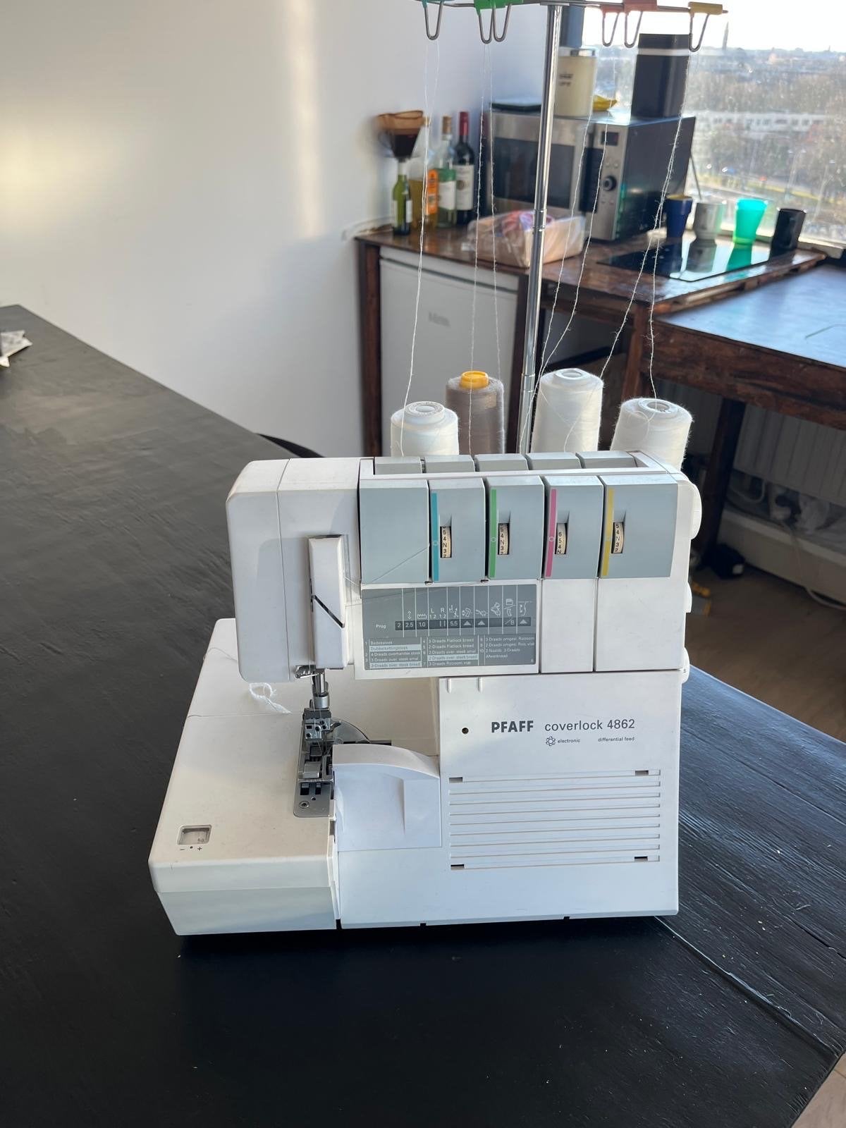 Pfaff Coverlock 4862 Lockmachine, Ophalen of Verzenden, Zo goed als nieuw, Lockmachine, Pfaff