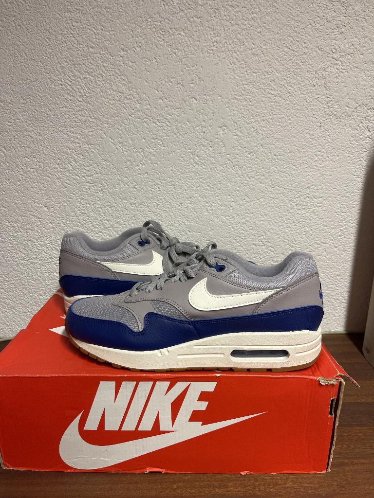 Nike Air Max 1 Atmosphere Grey Deep Royal Blue Maat 40, Blauw, Nike, Ophalen of Verzenden, Sneakers of Gympen
