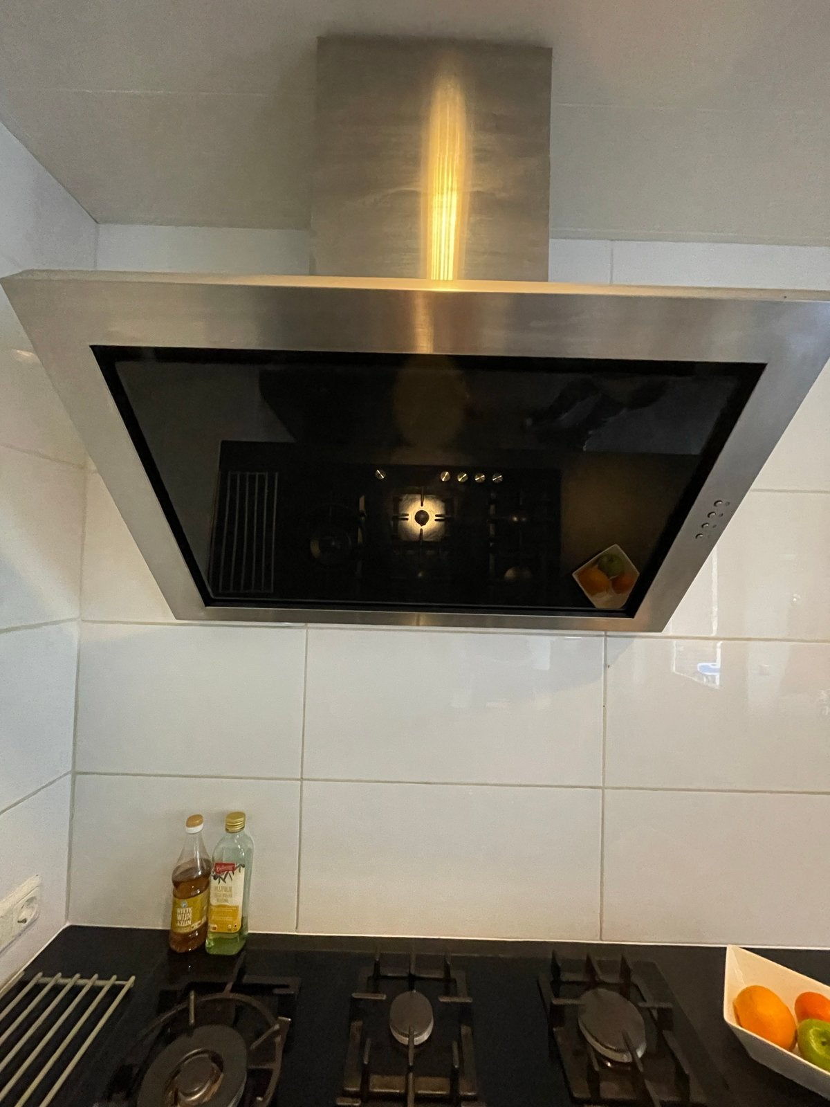 Foto 6 van Moderne witte keuken met inbouwapparatuur