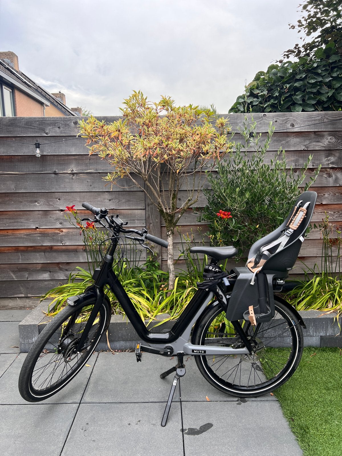 MUTO E-bike met kinderzitje, Zo goed als nieuw, Schijfrem, Ophalen, Overige merken