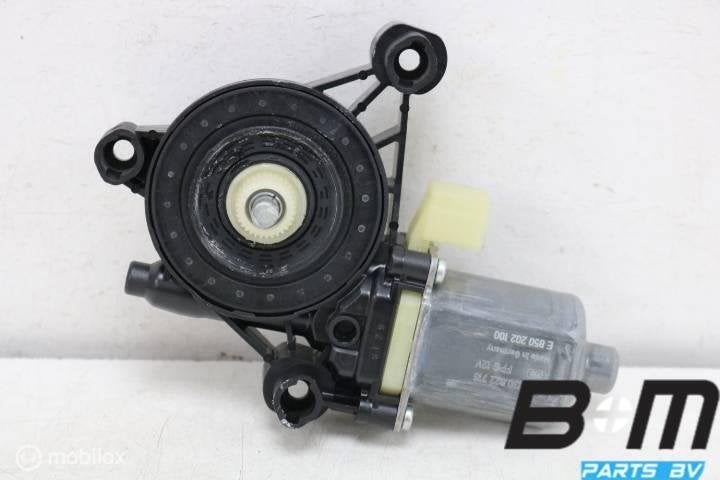 Raammotor linksvoor VW Tiguan 5NA 5Q0959802B, Gebruikt