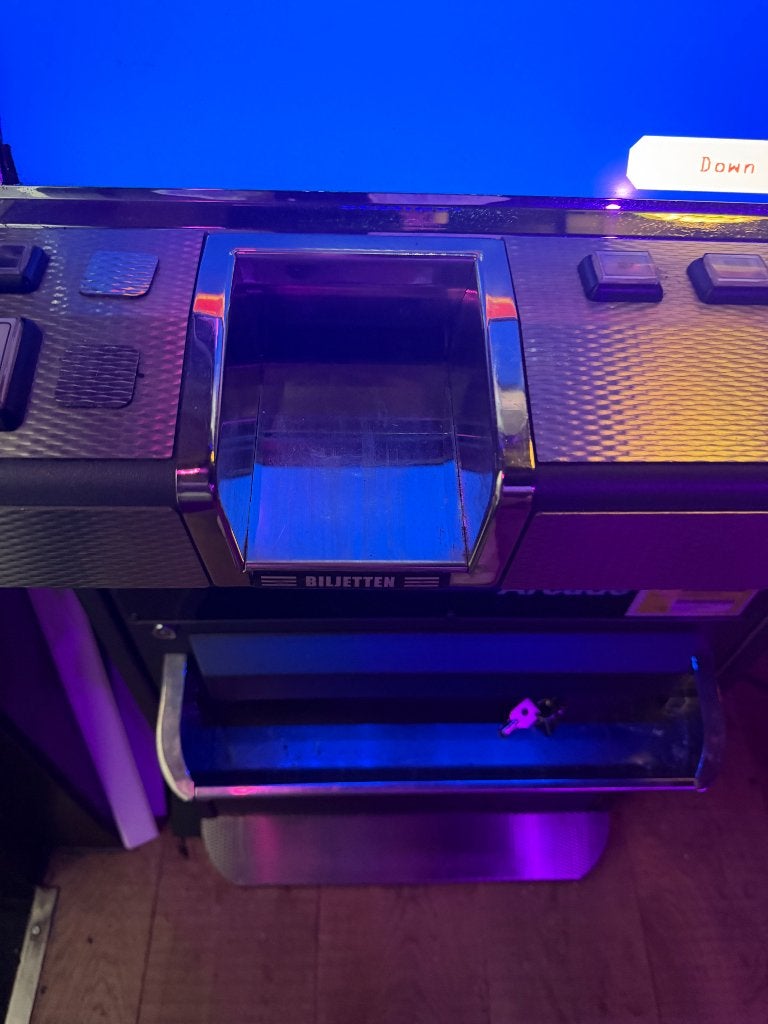 2x Gokkast / Fruitautomaat  Admiral & Master Games – Storing, Verzamelen, Euro, Ophalen, Zo goed als nieuw, Met sleutels