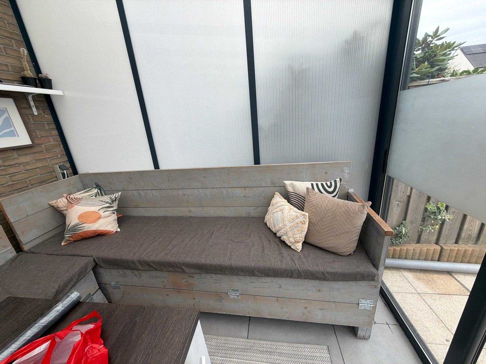 Steigerhout loungebanken met kussens en tafel, Tuin en Terras, Ophalen, Gebruikt, Hout