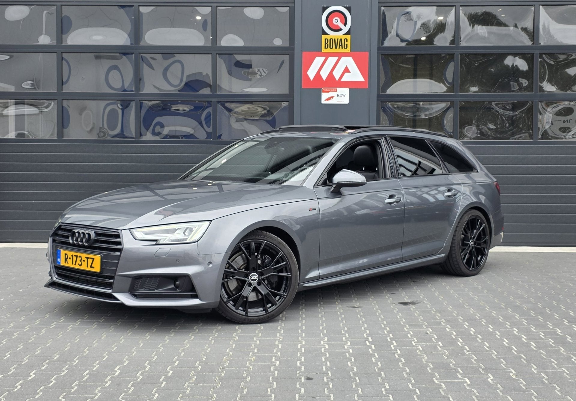 Audi A4 Avant 2.0 TFSI MHEV Sport S line black edition | PAN, Gebruikt, 4 cilinders, A4, Leder