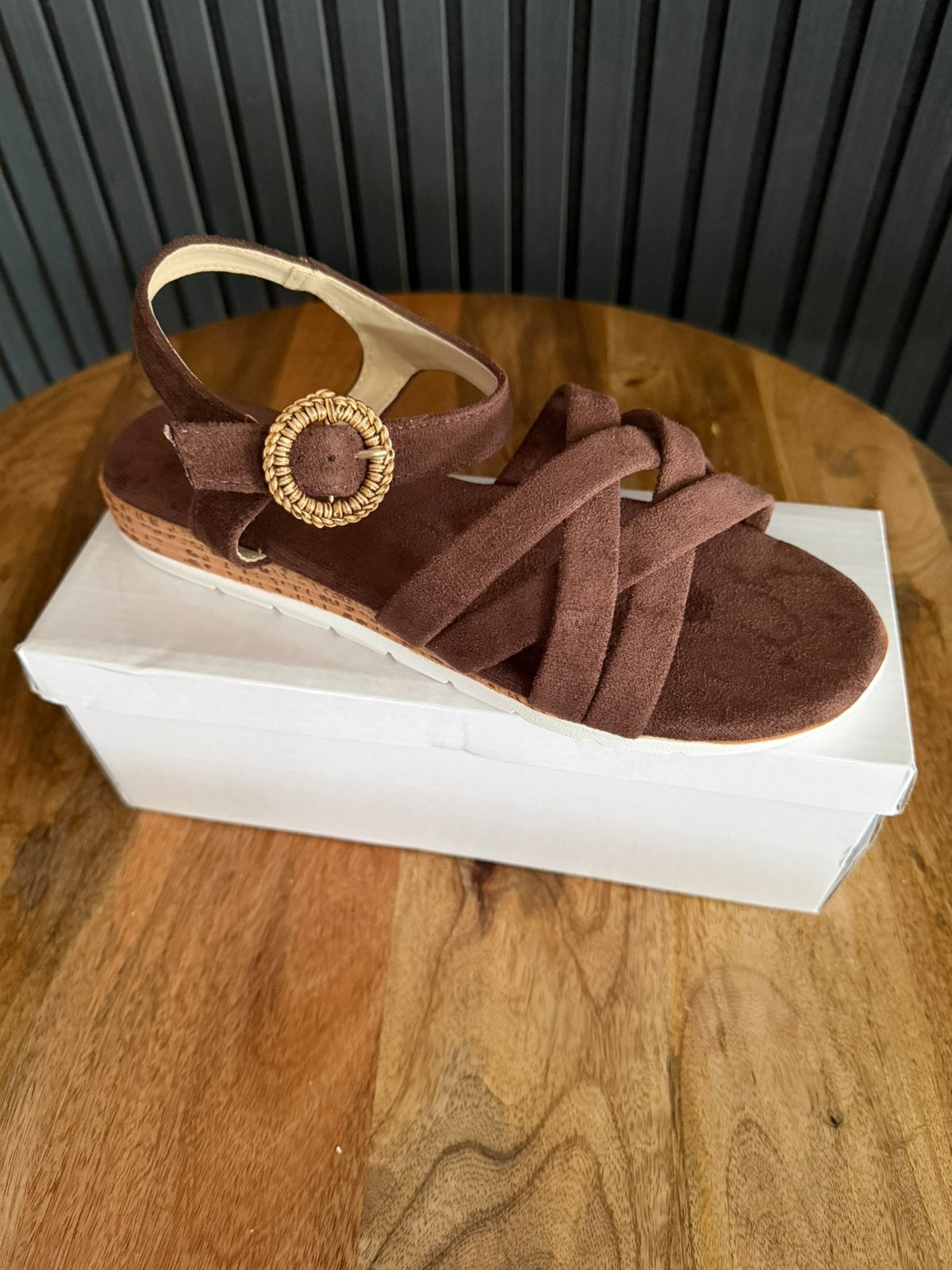 Nieuwe bruine sandalen, Ophalen, Zo goed als nieuw, Bruin, Sandalen of Muiltjes