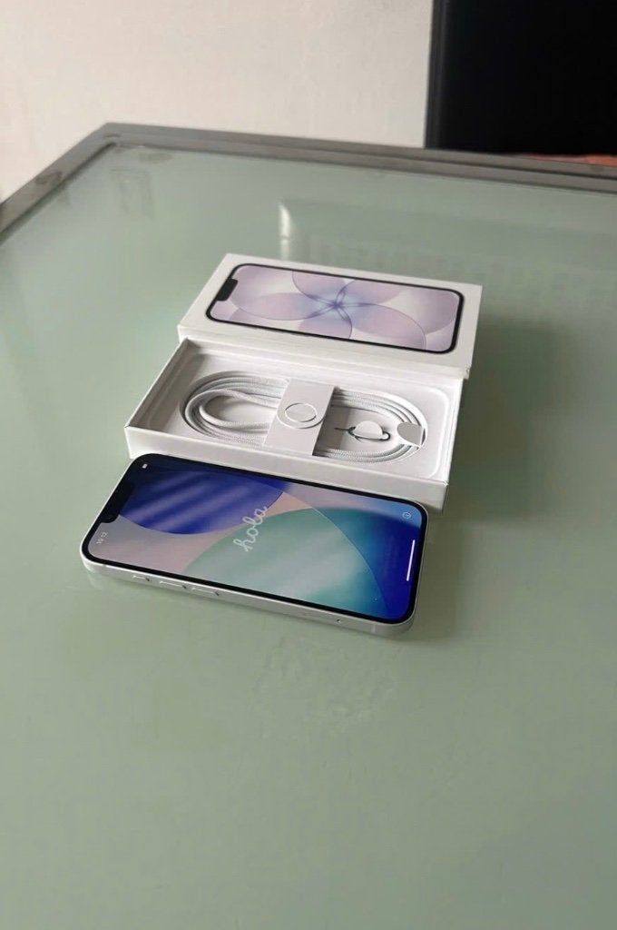 iPhone 17e, Telecommunicatie, Mobiele telefoons | Apple iPhone, Overige modellen, Wit, Zo goed als nieuw, 100 %