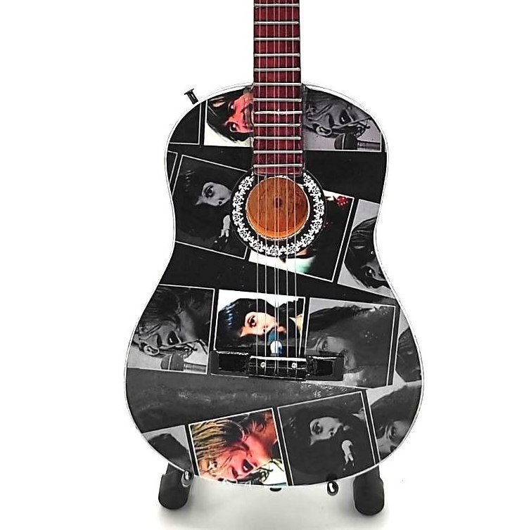 The Beatles foto collage  miniatuur gitaar 25cm mini guitar