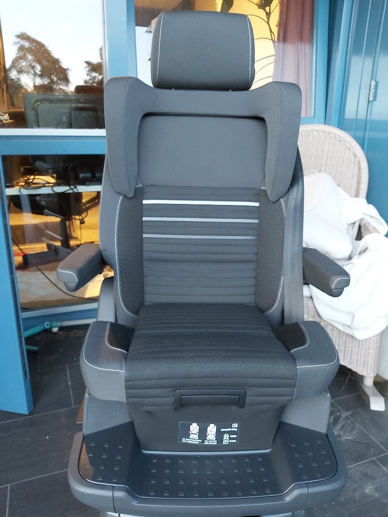 VW T5/T6 Multivan draaistoel met kinderzitje, Ophalen, Nieuw, Volkswagen