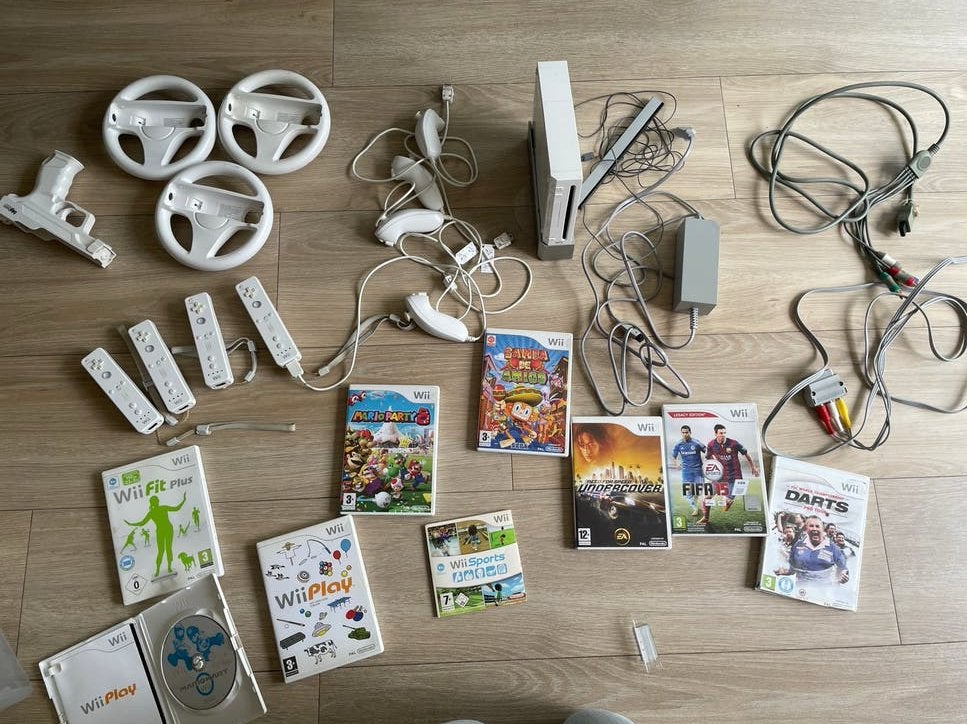 Uitgebreide Nintendo Wii set met Balance Board en games, Ophalen, Gebruikt, Met 3 controllers of meer, Met games