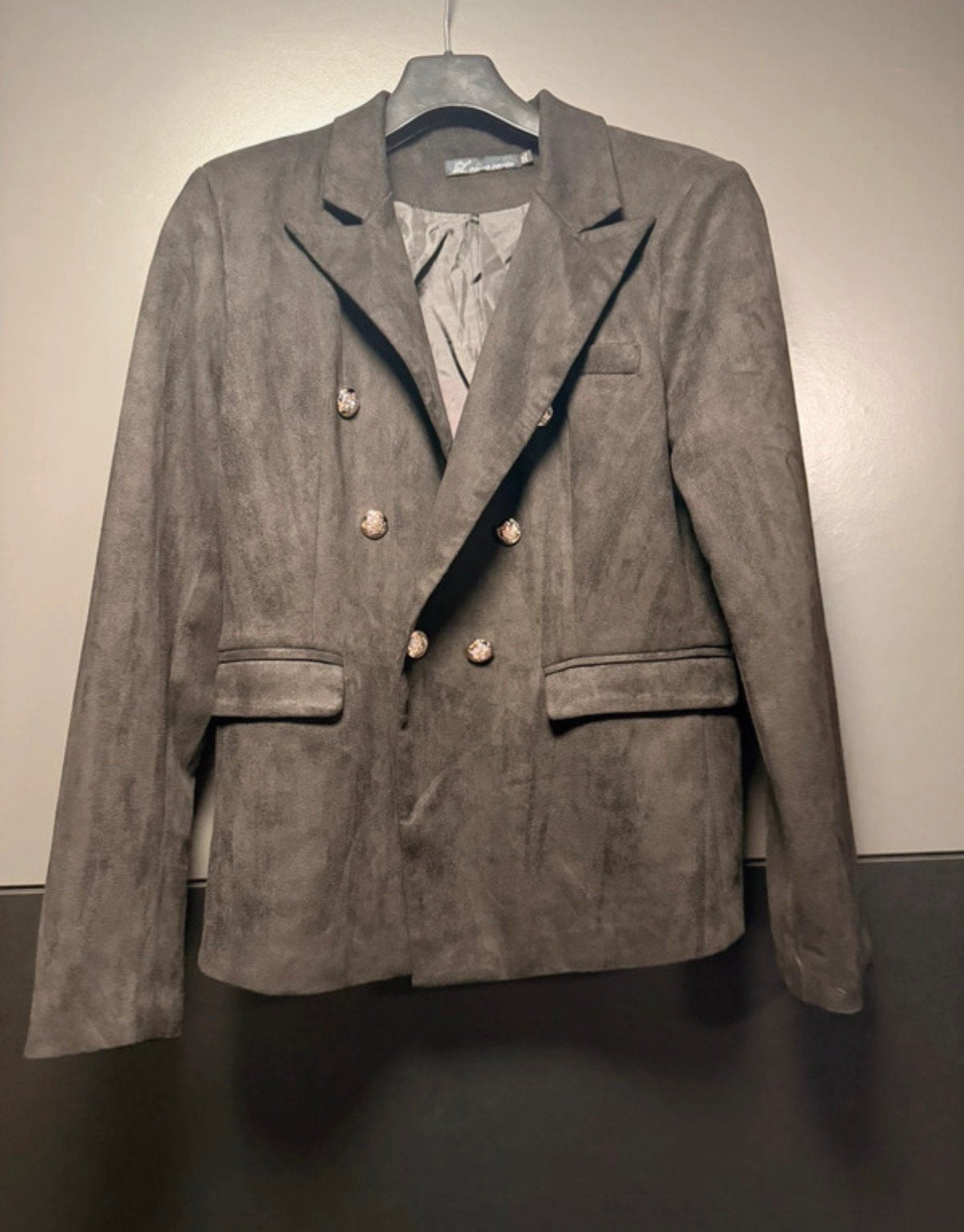 Blazer suède jasje gouden knopen, Kleding | Dames, Ophalen of Verzenden, Zo goed als nieuw, Maat 46/48 (XL) of groter
