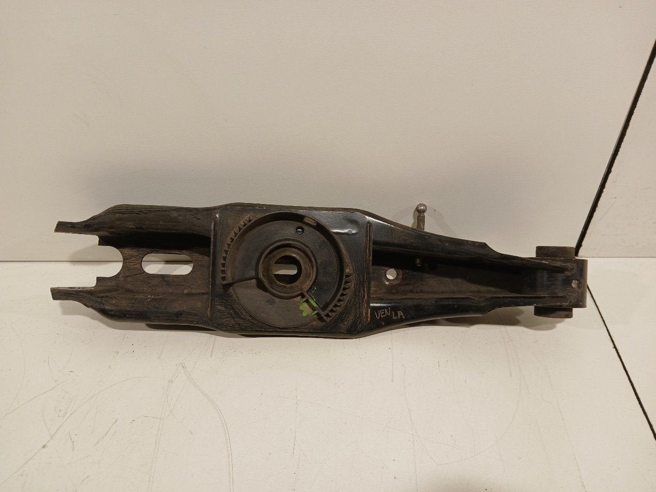 Draagarm links achter Volkswagen ID.3, Onderdelen@venauto.nl, Van der Ven Autorecycling B.V., Gebruikt, Ettenseweg 76, 4706 PB Roosendaal, The Netherlands