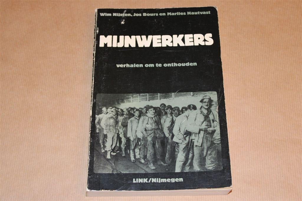 Mijnwerkers — Zwart-wit Foto\'s & Verhalen, Boeken, Ophalen of Verzenden, Gelezen
