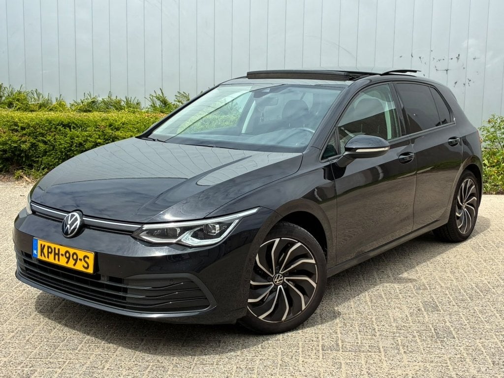 Volkswagen Golf VIII Lim. Life eTSI | Pano | Keyless | Sfeer, Auto's, Volkswagen, Stof, 4 cilinders, 150 pk, Zwart