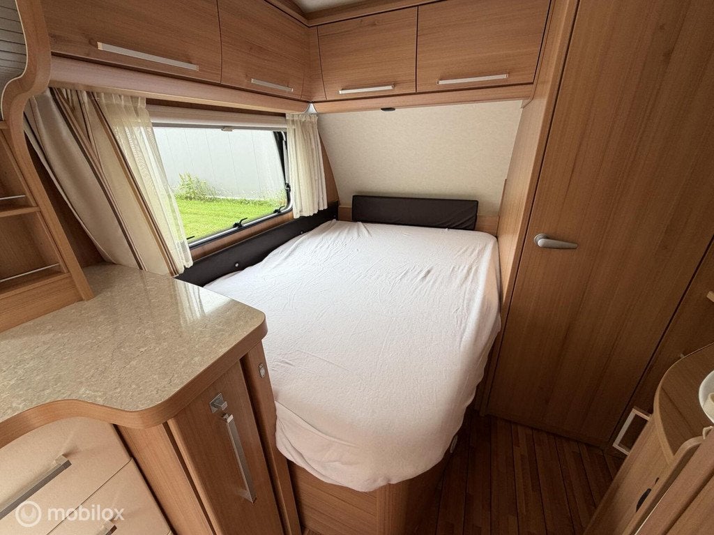 Knaus Südwind 500 FU Celebration | Mover | Voortent l Luife, Caravans en Kamperen, Koelkast, 7 tot 8 meter, Bedrijf, Knaus
