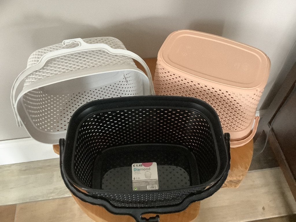 3 nieuwe knijp/opbergmandjes met hengsel, Overige materialen, Mand, Nieuw, Ophalen of Verzenden
