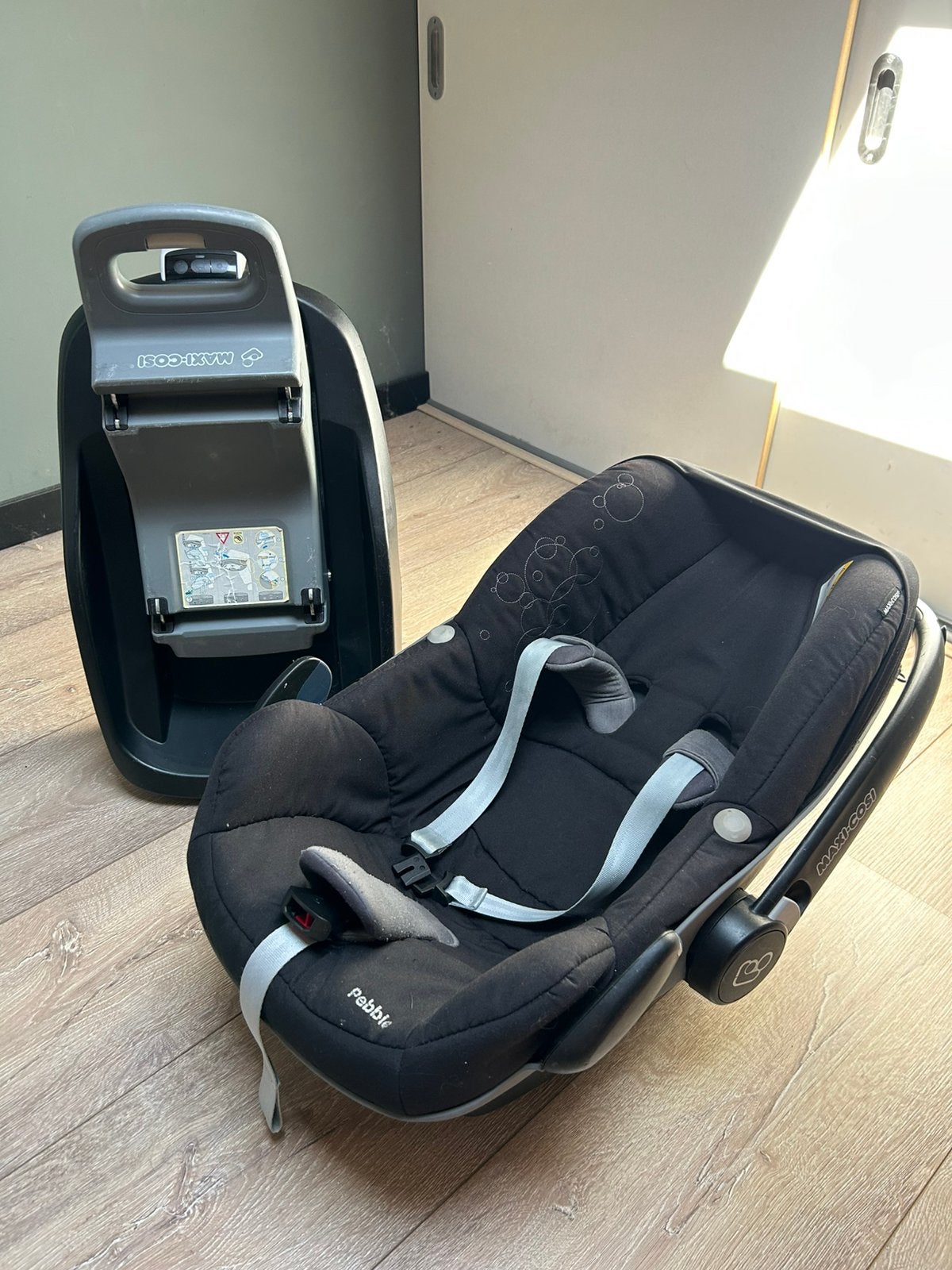 Maxi-Cosi Pebble Autostoeltje + IsoFix Base (FamilyFix), Ophalen, Gebruikt, Isofix, 0 t/m 13 kg