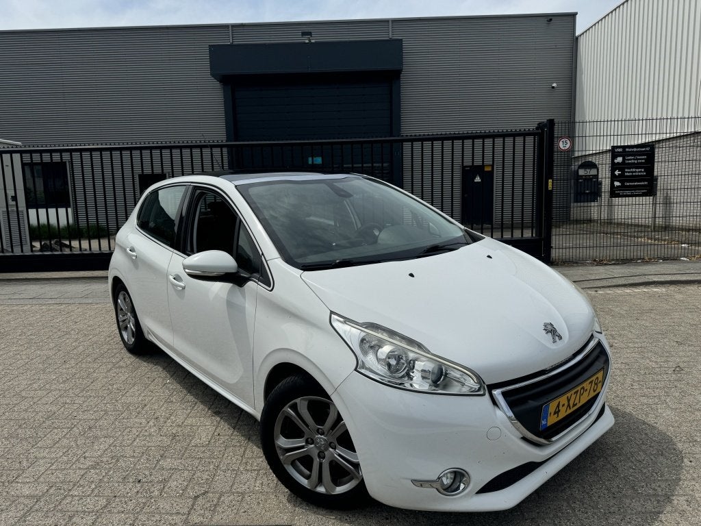 Peugeot 208 1.6 e-HDi Pano Clima Sensor Autopark 100pk, Euro 5, Gebruikt, 4 cilinders, 1055 kg
