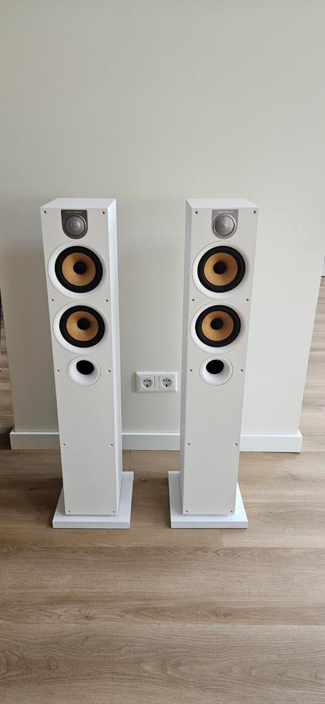 Bowers & Wilkins (B&W) 684 S2 Wit, Audio, Tv en Foto, Luidsprekers, Ophalen, Zo goed als nieuw, Bowers & Wilkins (B&W), 120 watt of meer