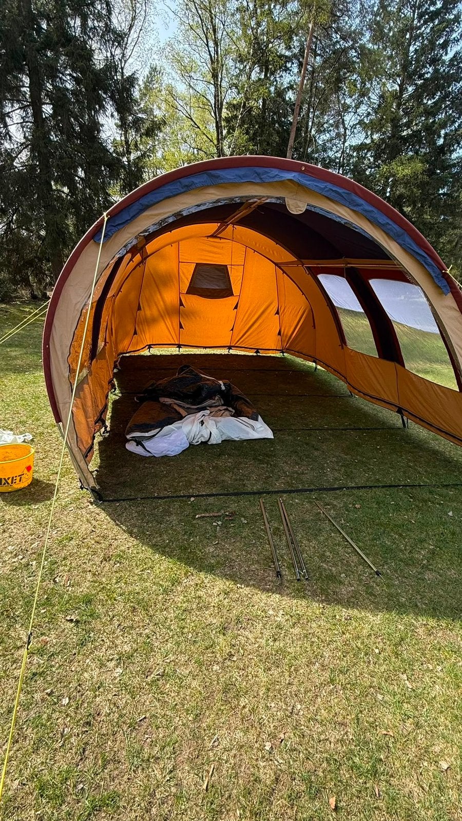 Te koop 2x 4 persoons tent voor de prijs van 1, Ophalen, Zo goed als nieuw, Tot en met 4