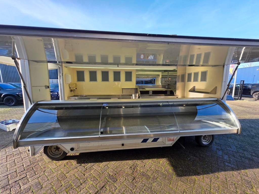 PROF. VERKOOPWAGEN EIGEN KENT.2 PITS OVEN,KOELVITRINE ETC!, Ophalen