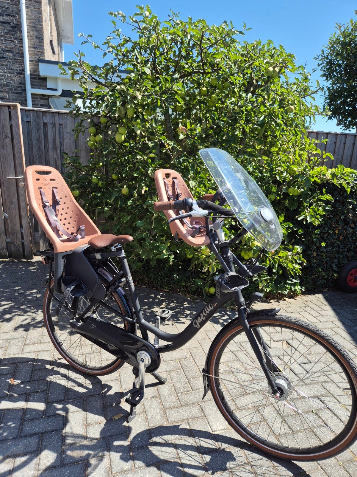 Zeer mooie Gazelle Bloom fiets met kinderzitjes mamafiets, Fietsen en Brommers, Fietsen | Dames | Damesfietsen, Ophalen, Terugtraprem